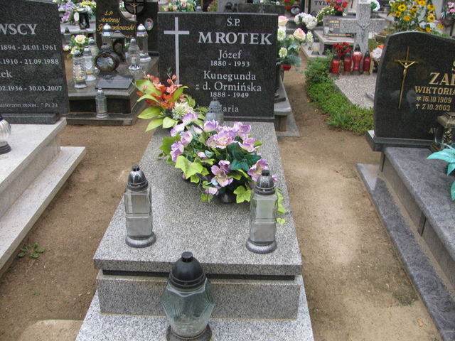 Grób Józef Mrotek