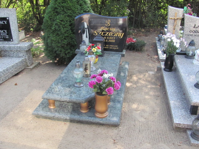 Grób Maciej Szczęsny
